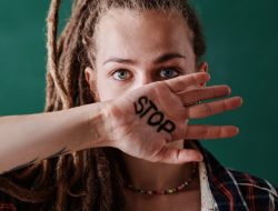 Istri jadi Korban KDRT Gegara Tolak Hutang Pinjol