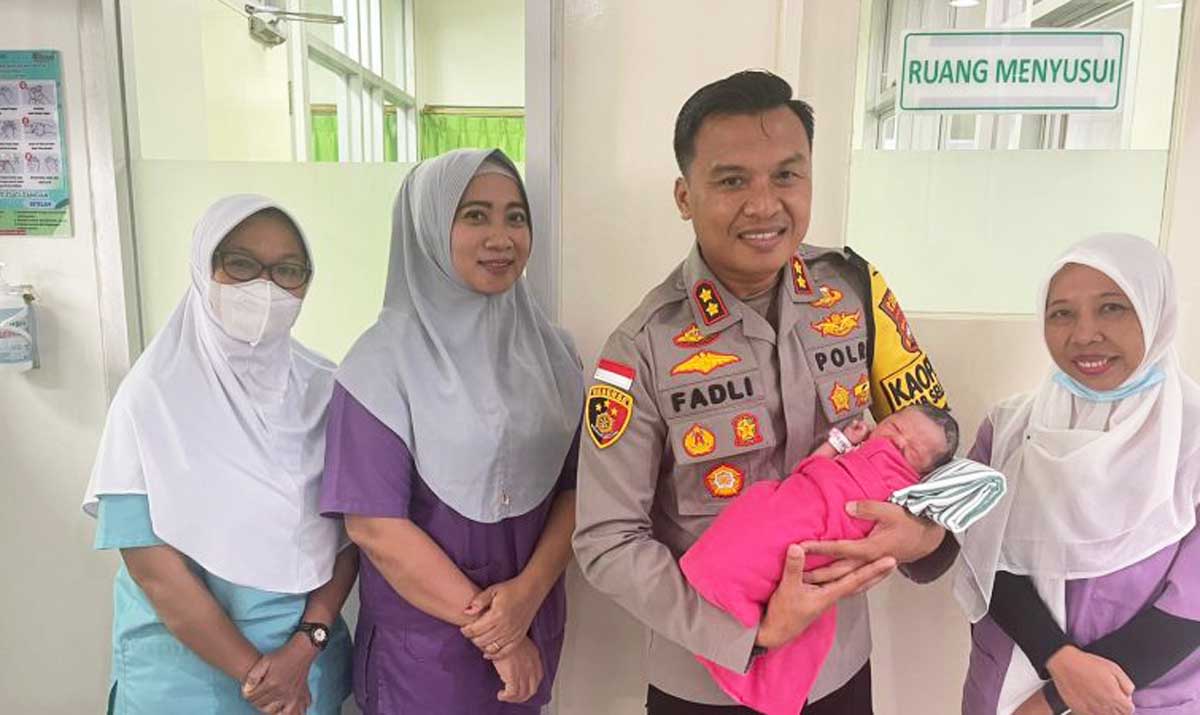 Bayi Perempuan Ditemukan Tergeletak di Depan Rumah Warga di Karimun, Polisi Buru Pelaku