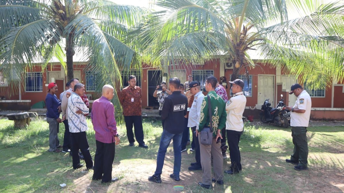 Satpol PP Bintan Tutup Kafe Sunset Beach di Tanjung Uban