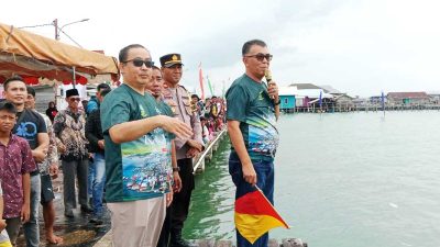 Ribuan Masyarakat Semarakkan Festival Kota Apung Sedanau