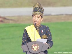 Pimpin Peringatan Hari Lahir Pancasila, Jokowi Kenakan Teluk Belange Khas Kepri