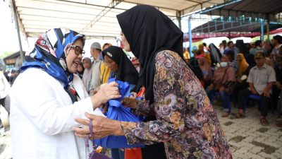 Marlin Bagikan 6.300 Paket Sembako Subsidi di Sagulung, Ajak Warga Jaga Persatuan