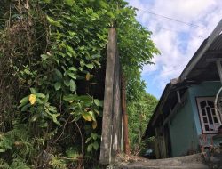 Dinding Pembatas Nyaris Ambruk Mengancam Rumah Warga di Tanjungpinang