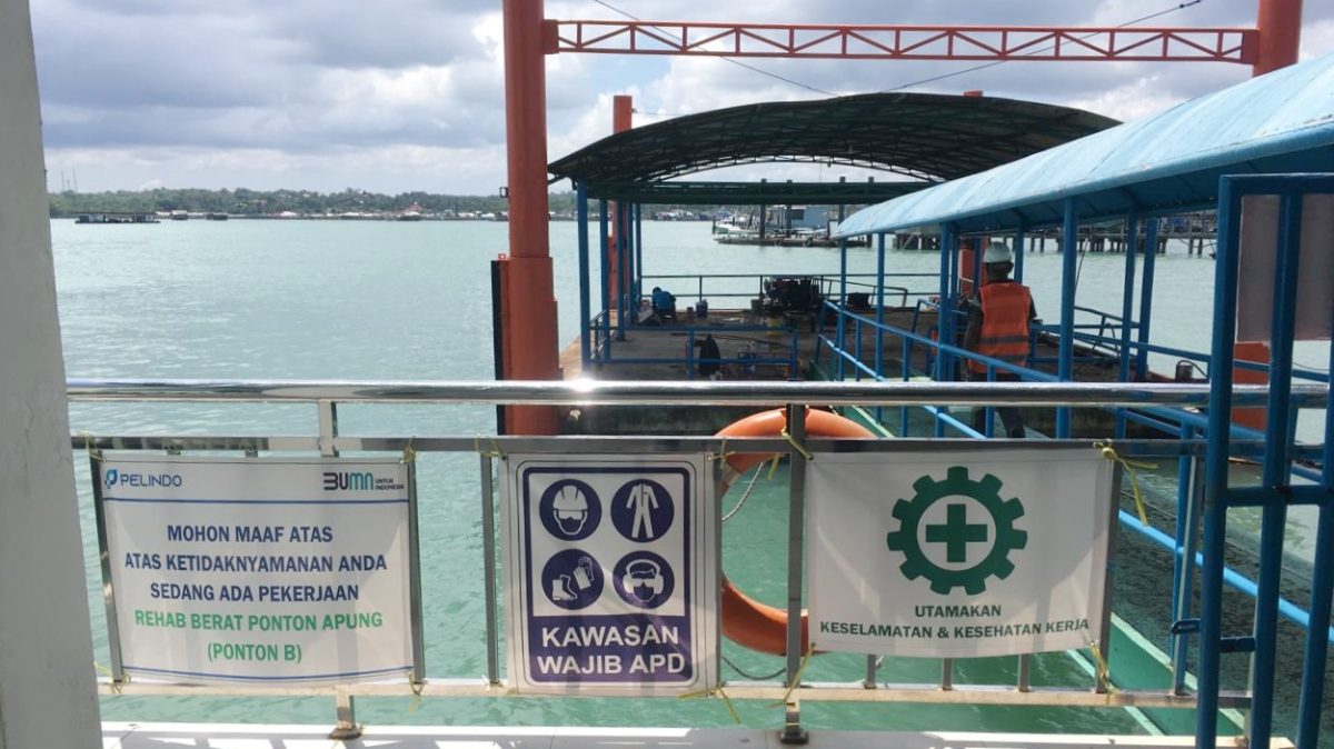 Dua Ponton Apung di Pelabuhan SBP Tanjungpinang Direnovasi