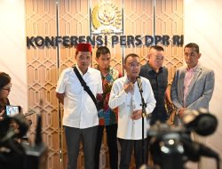 Revisi UU Pilkada Batal, Putusan MK Tetap Berlaku