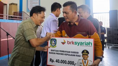 Gubernur Ansar Gelontorkan Bantuan Rp82,55 miliar untuk Dua Kecamatan di Batam