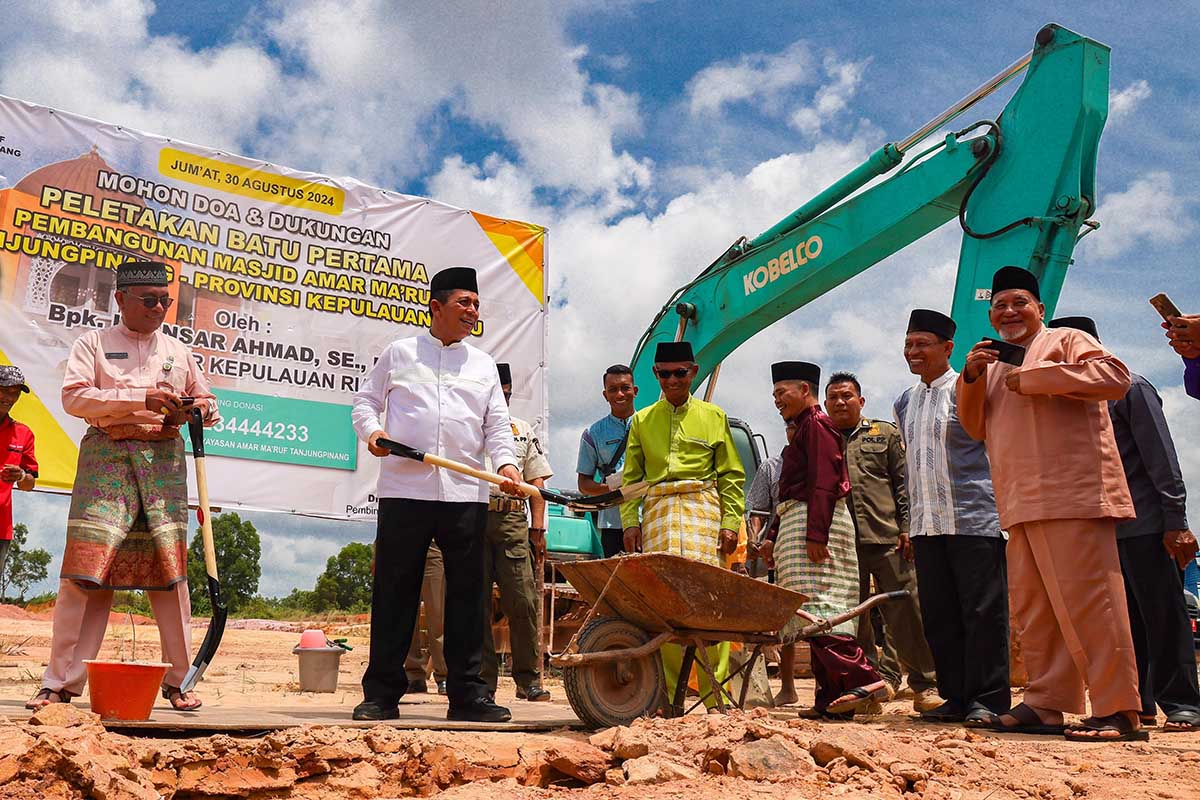 Peletakan Batu Pertama Pembangunan Masjid Amar Ma'ruf, Ansar Dorong Masjid Jadi Jantung Spiritual Masyarakat