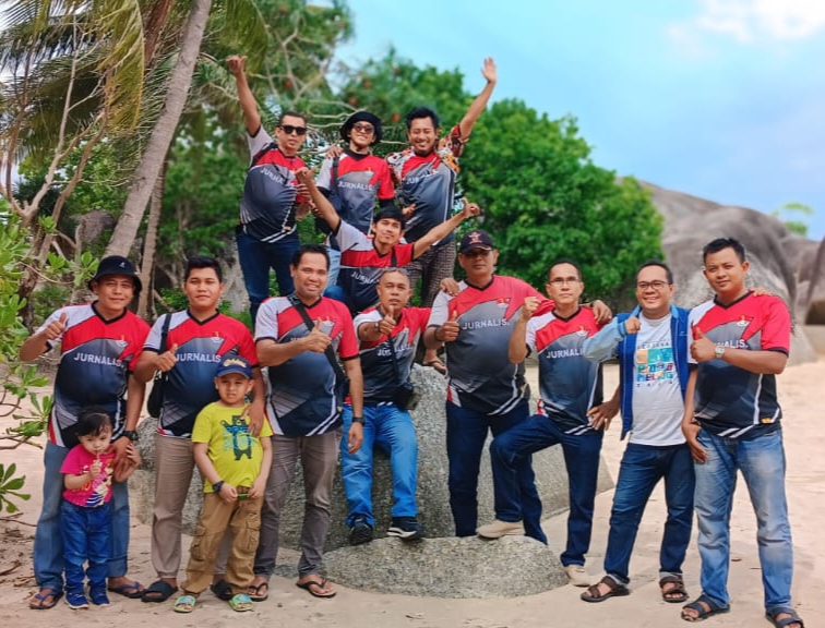 Persatuan Jurnalis Natuna Gelar Kegiatan Family Gathering di Pantai Batu Kasah