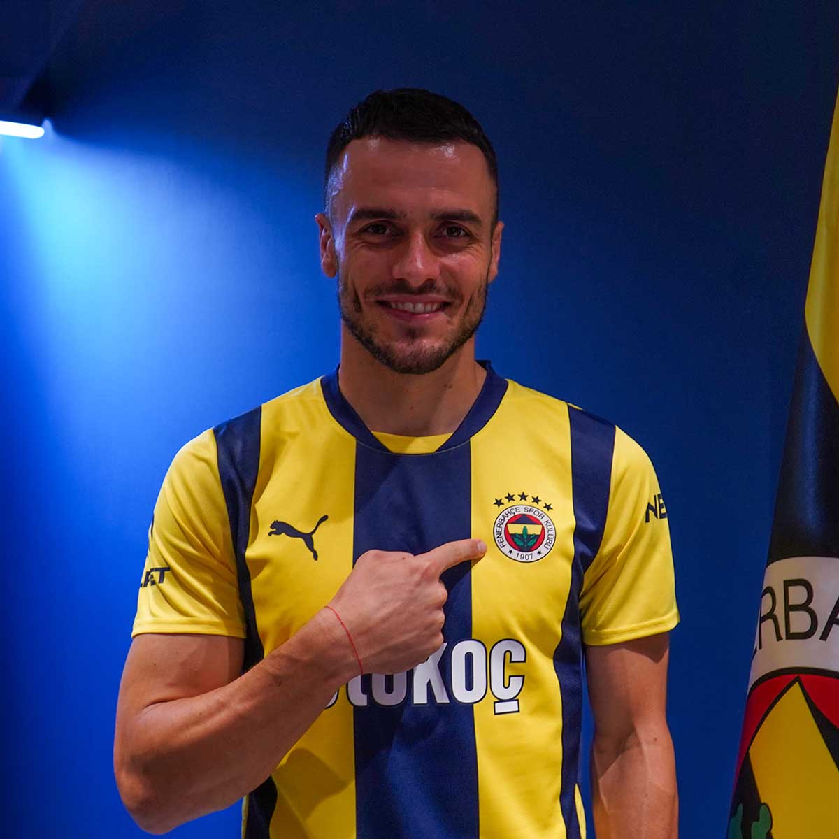 Filip Kostic Resmi ke Fenerbahce, Gegara Ada Tadic dan Mourinho