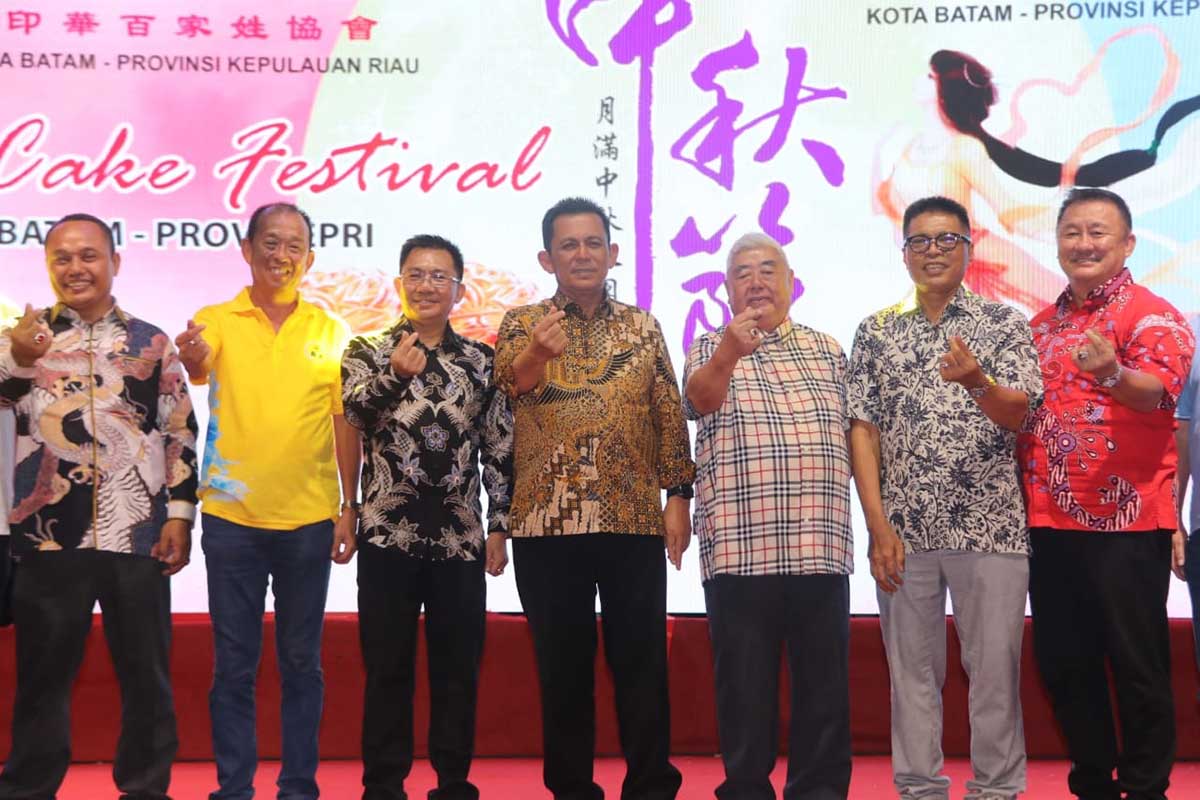 Gubernur Ansar Dorong Pawai Tatung Jadi Event Nasional