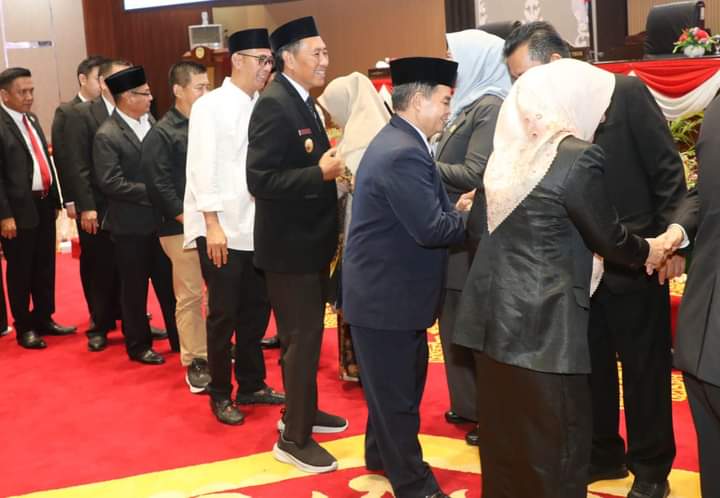 Pjs Wali Kota Batam Hadiri Pelantikan Pimpinan DPRD Kepri Periode 2024-2029