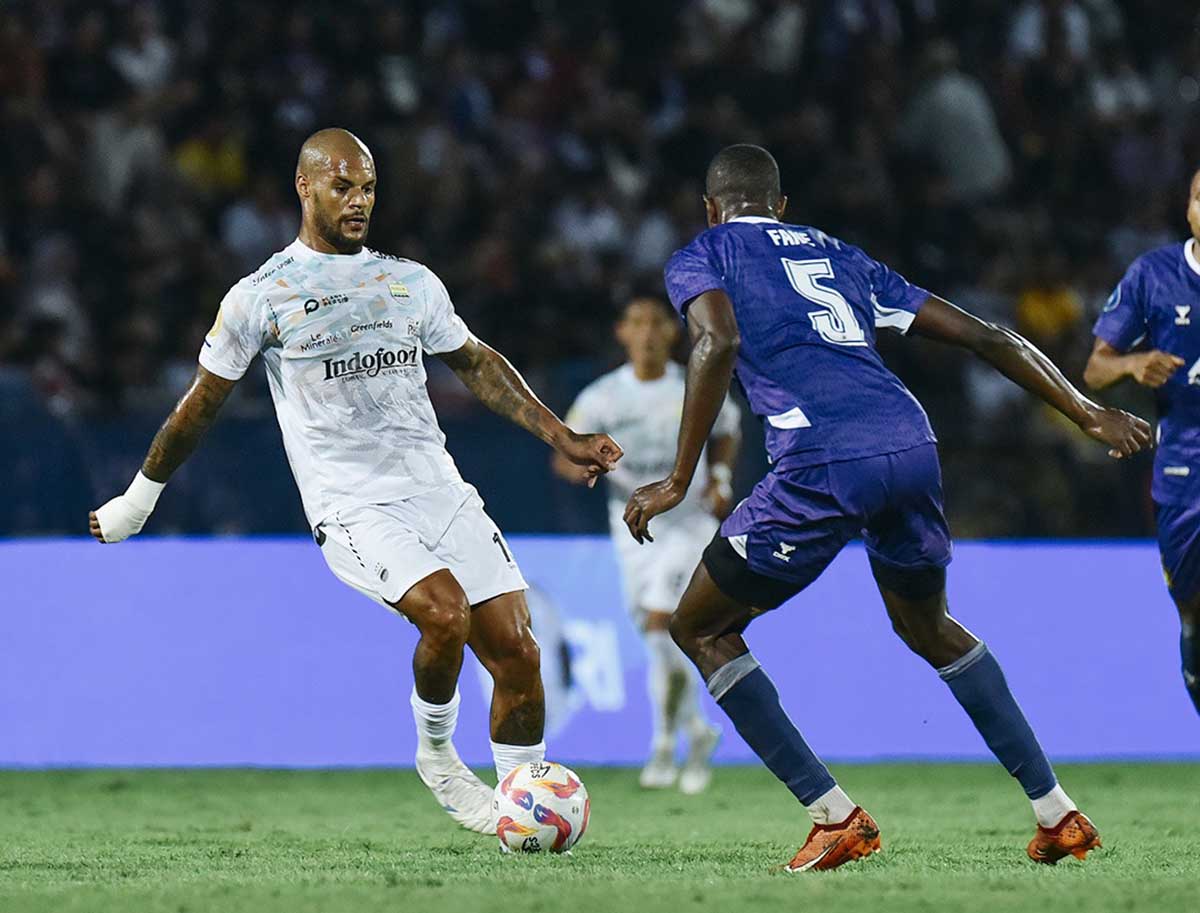 Persib Bandung Kalahkan Persik Kediri 2-0, Naik ke Posisi Kedua Liga 1