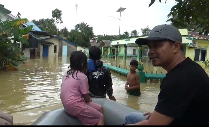 Ratusan Warga Bintan Terdampak Banjir dan Longsor Akibat Cuaca Buruk