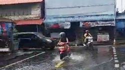 Banjir Rob Rendam Akses Masuk Wisatawan Tanjung Uban, Warga Harapkan Perhatian Pemerintah