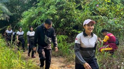 Jaga Kebugaran, Kapolres Bintan Pimpin Pendakian Gunung Lengkuas Bersama Anggota