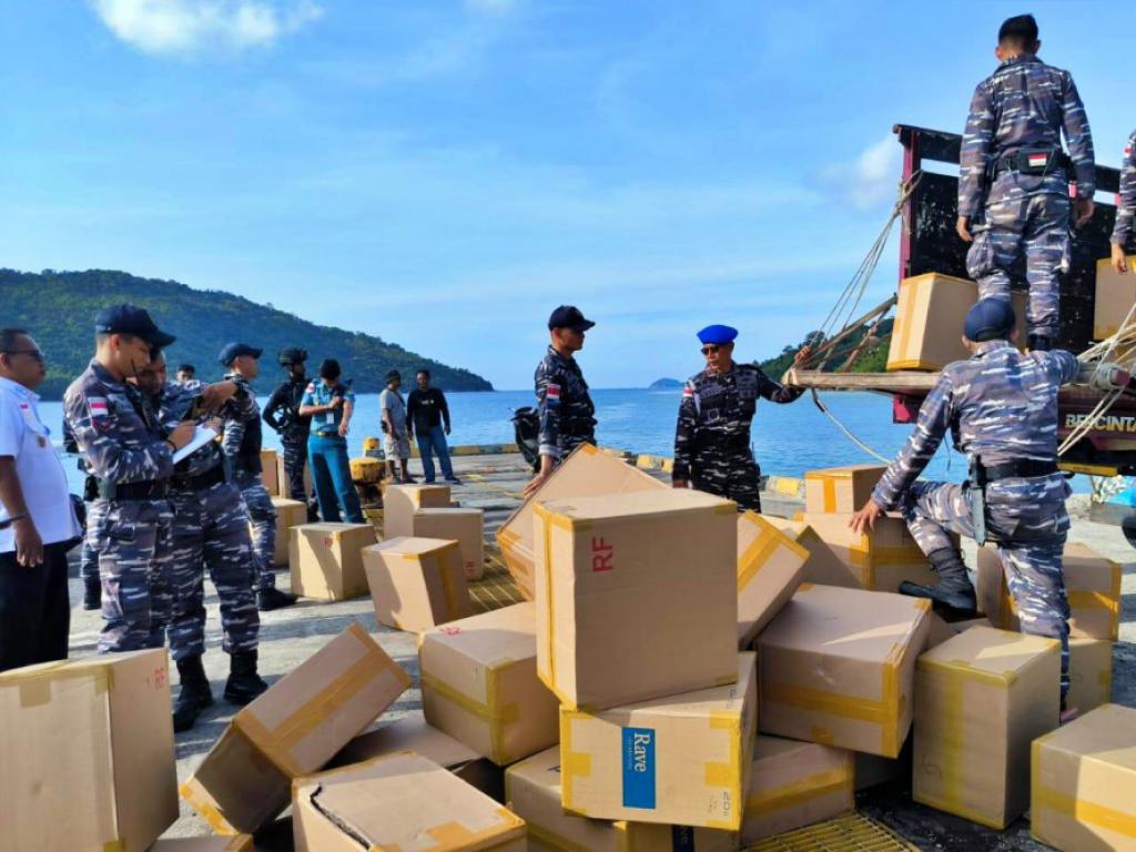 Lanal Tarempa Gagalkan Penyelundupan Rokok Ilegal Senilai Rp1,7 Miliar