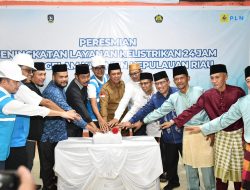 Gubernur Ansar Resmikan Listrik 24 Jam di Selat Gelam