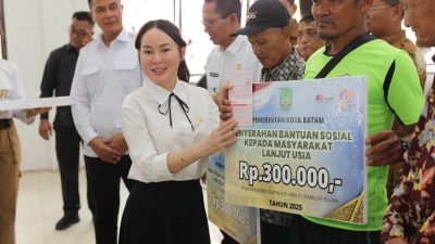 153 Lansia Belakangpadang Batam Terima Bansos, Tiap Bulan Dapat Rp300 Ribu