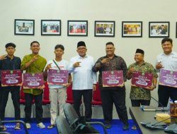Wako Lis Serahkan Hadiah Lomba Pawai Takbir Idulfitri 1446 H