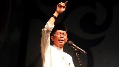 Uwak, Puisi Penuh Makna Wali Kota Batam yang Menyentuh Penonton Kenduri Seni Melayu