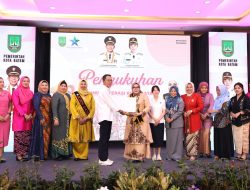 Erlita Sari Amsakar Dikukuhkan Sebagai Bunda PAUD dan Bunda Literasi Kota Batam