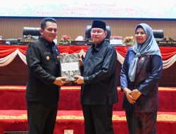 Gubernur Ansar Serahkan Ranperda RPJMD 2025–2029, Paparkan Visi Pembangunan Kepri