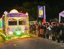 Gubernur Kepri Lepas Pawai Takbir Keliling Iduladha 1446 H di Tanjungpinang