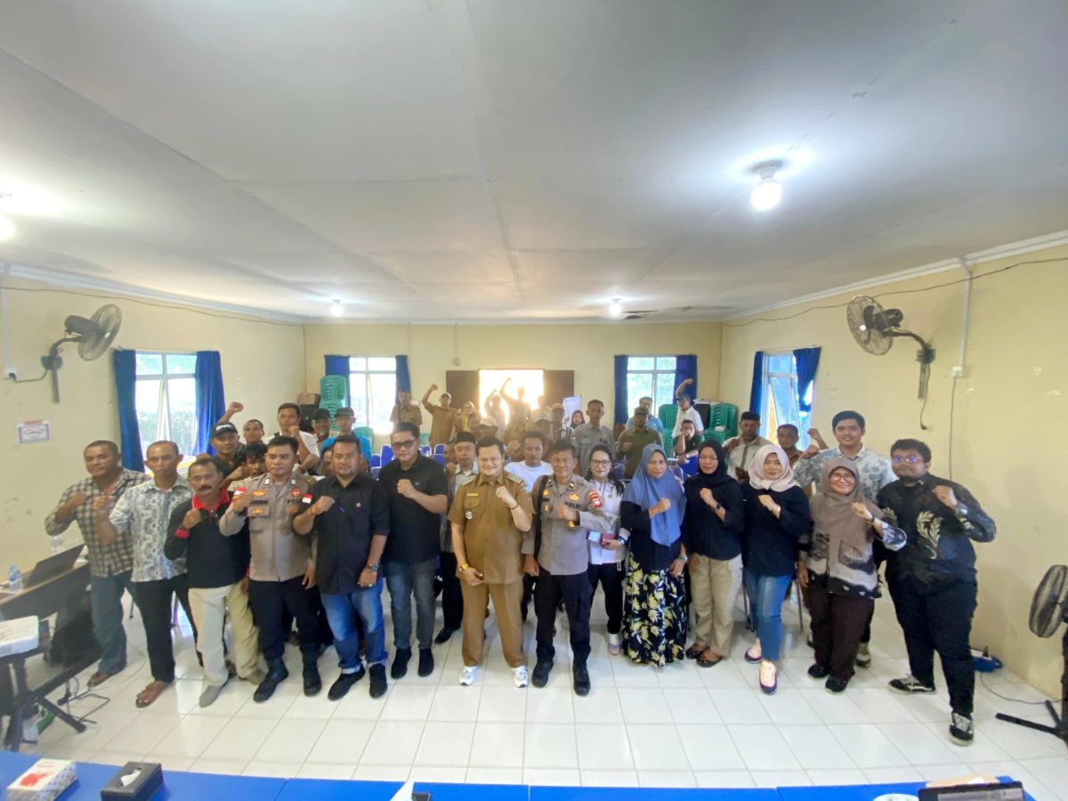 PT Dwidaya Tambang Energi menggelar kegiatan konsultasi publik di Desa Numbing, Kecamatan Bintan Pesisir, Kabupaten Bintan, Selasa (24/6/2025). Foto: Dok PT Dwidaya Tambang Energi