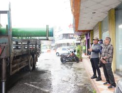 Pemko Batam Bongkar Enam Billboard Ilegal di Kawasan Nagoya Gateway