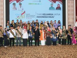 Amsakar dan Erlita Resmi Dikukuhkan sebagai Ayah dan Bunda GenRe Kota Batam