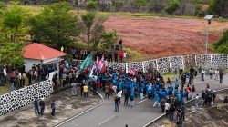 Mahasiswa Kepri Gelar Aksi di DPRD Provinsi, Suarakan 13 Tuntutan. Dok : Lintaskepri.com