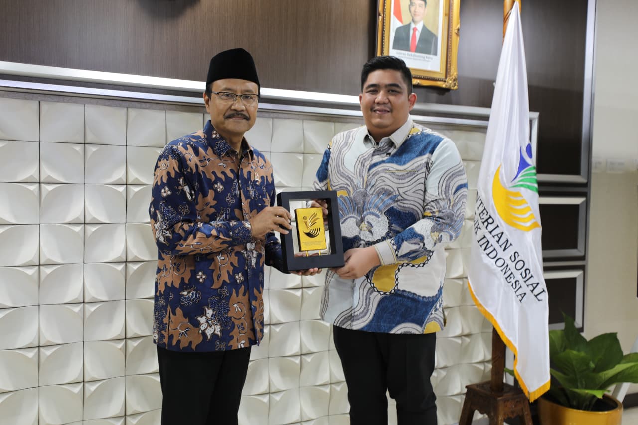 Bupati Roby Temui Mensos RI Gus Ipul, Siap Dukung Sekolah Rakyat Gagasan Presiden Prabowo. Dok : Kominfo Kabupaten Bintan.