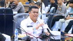 Sekretaris Daerah Kabupaten Bintan Ronny Kartika, di Ruang Rapat II Bandar Seri Bentan, Rabu (03/09) saat memimpin Rapat Koordiansi Persiapan Penyelenggaraan Event Bintan Trekking dan Fun Trail Run 2025. Dok : Kominfo Kabupaten Bintan.