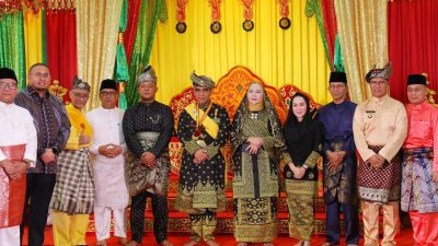 Ketua MPR RI Terima Gelar Adat Melayu, Pemko Batam Sampaikan Selamat