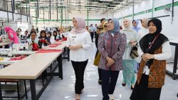 Wabup Bintan Deby Maryanti Dampingi Dirjen IKM Resmikan Gedung Sentra Fashion Sri Kuala Lobam. Dok : Kominfo Kabupaten Bintan