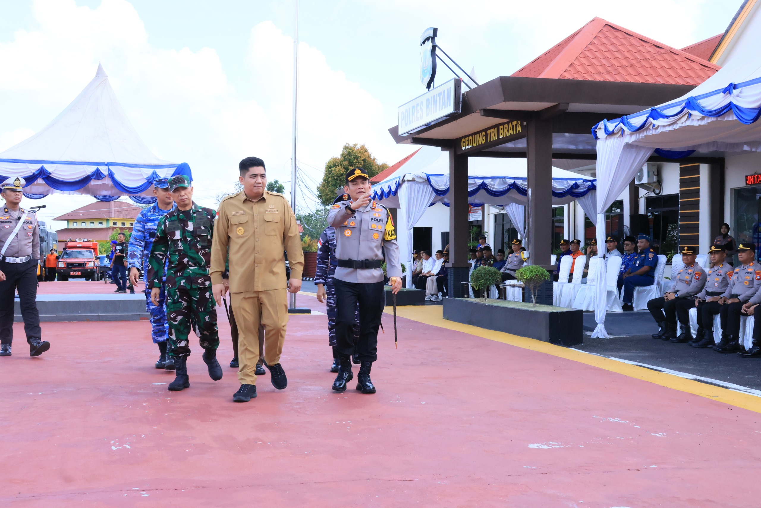 Bupati Roby Pimpin Apel Gelar Pasukan Ops Ketupat Seligi 2026 di Mapolres Bintan. Dok : Kominfo Kabupaten Bintan