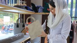 Kunjungi Sentra Fashion SKL, Wamendag RI Puji Kreativitas IKM Bintan. Dok : Kominfo Kabupaten Bintan