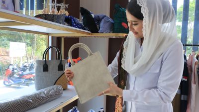 Kunjungi Sentra Fashion SKL, Wamendag RI Puji Kreativitas IKM Bintan