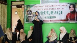 Berbagi Keberkahan Ramadan 1447 H, Wabup Bintan, Deby Maryanti Kunjungi Lansia di Kp Pisang. Dok : Kominfo Kabupaten Bintan