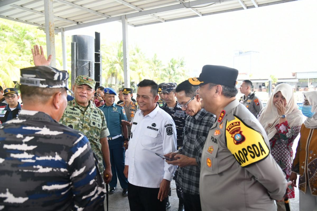 Gubernur Kepri Tinjau Aktivitas Penumpang di Pelabuhan Harbour Bay Batam