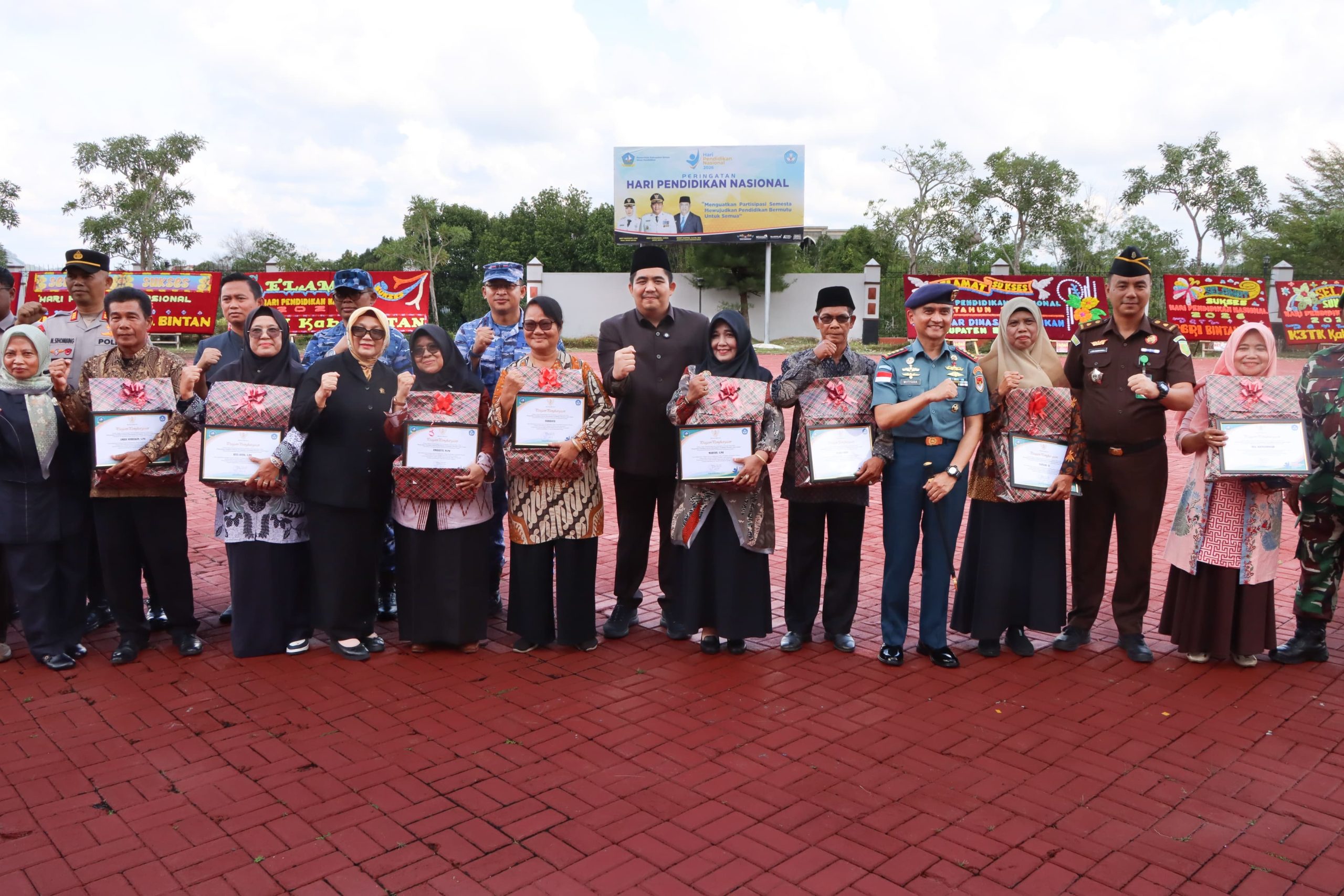 Pemkab Bintan Gelar Upacara Hardiknas 2026, Bupati Sampaikan Pentingnya Pendidikan Bermutu untuk Semua. Dok : Kominfo Kabupaten Bintan