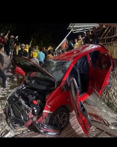 Diduga Pengaruhi Miras, Honda Brio Tabrak Motor dan Pagar di Kupang, 1 Wanita Meninggal Dunia. Dok : Istimewa