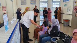 Tinjau Puskesmas Teluk Bintan, Roby Ingin Pastikan Pelayanan Kesehatan Berjalan Maksimal. Dok : Kominfo Kabupaten Bintan