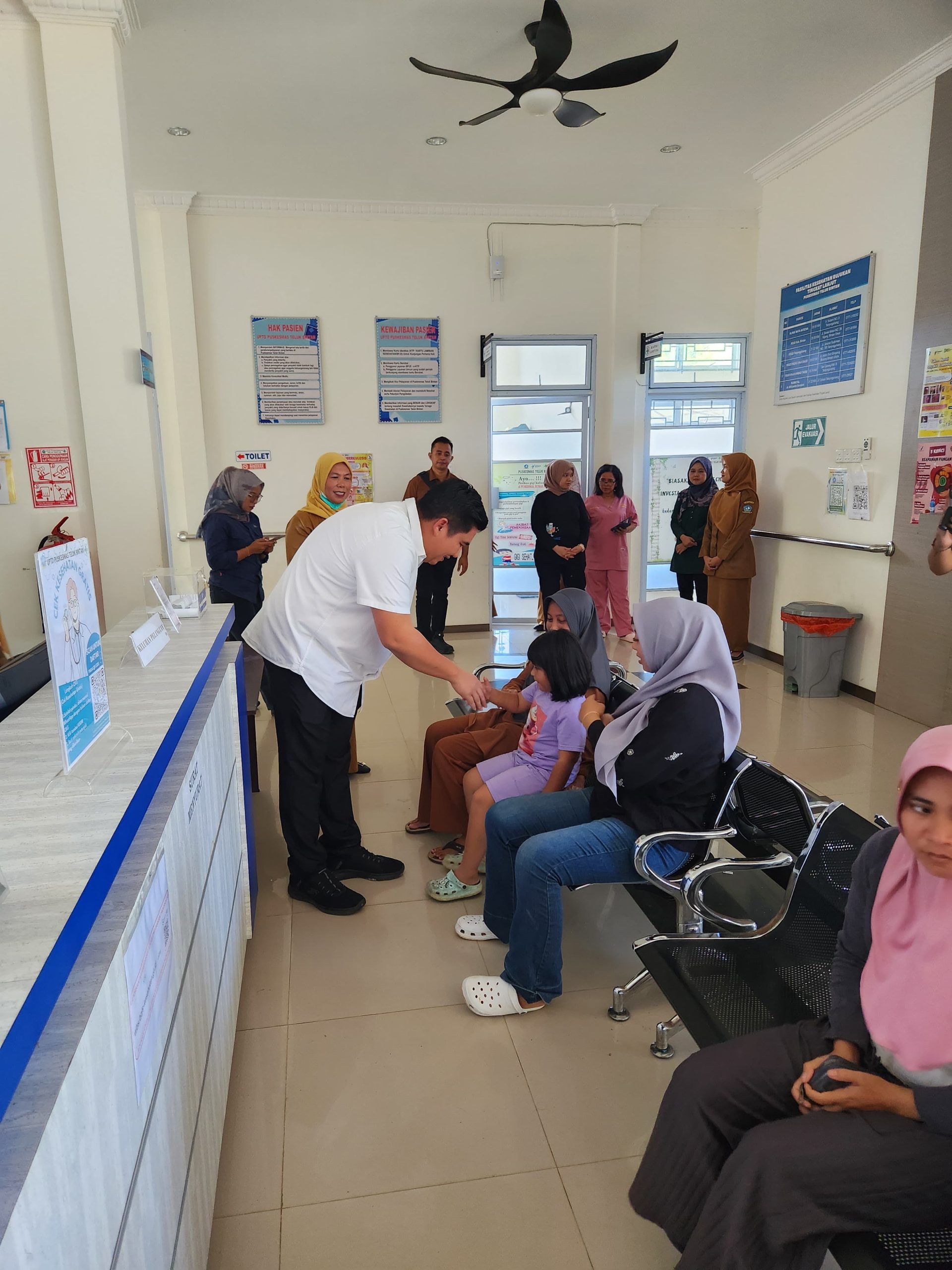 Tinjau Puskesmas Teluk Bintan, Roby Ingin Pastikan Pelayanan Kesehatan Berjalan Maksimal. Dok : Kominfo Kabupaten Bintan