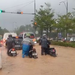 Cuaca Ekstrem Kepung Kepri, Batam Dilanda Banjir dan Lingga Diterjang Puting Beliung. Dok : Istimewa