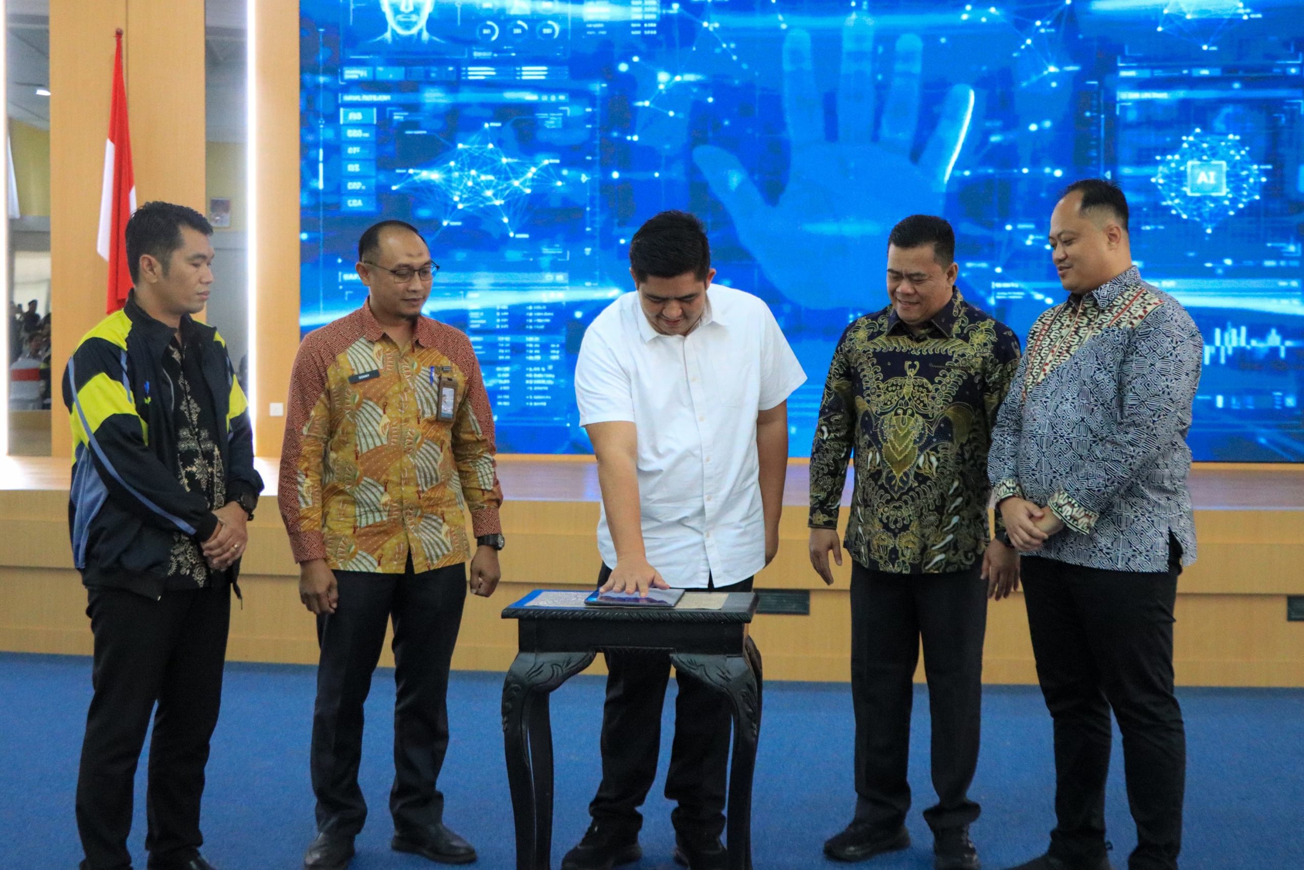 Bupati Roby Launching Portal BISA, Perkuat Integrasi Layanan Digital dan Tata Kelola Pemerintahan Berbasis Data. Dok : Kominfo Kabupaten Bintan