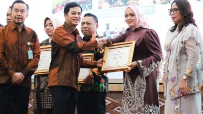 Wabup Bintan Deby Maryanti Terima Sertifikat Eliminasi Malaria dari Kementerian Kesehatan RI