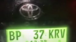 Mobil Land Cruiser Mengamuk di Pasar Tos 3000 Batam, Tabrak Lapak Pedagang dan Sejumlah Kendaraan. Dok : Istimewa