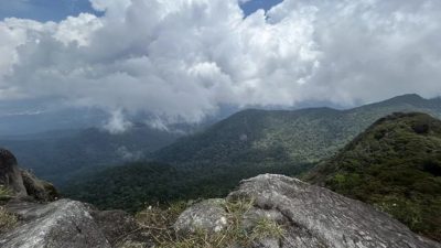 Jalur pendakian Gunung Jantan, Kabupaten Karimun, lokasi kedua pendaki sempat kehilangan arah sebelum akhirnya ditemukan dalam keadaan selamat sekitar 50 meter dari Pos 1 pendakian. Dok : Google