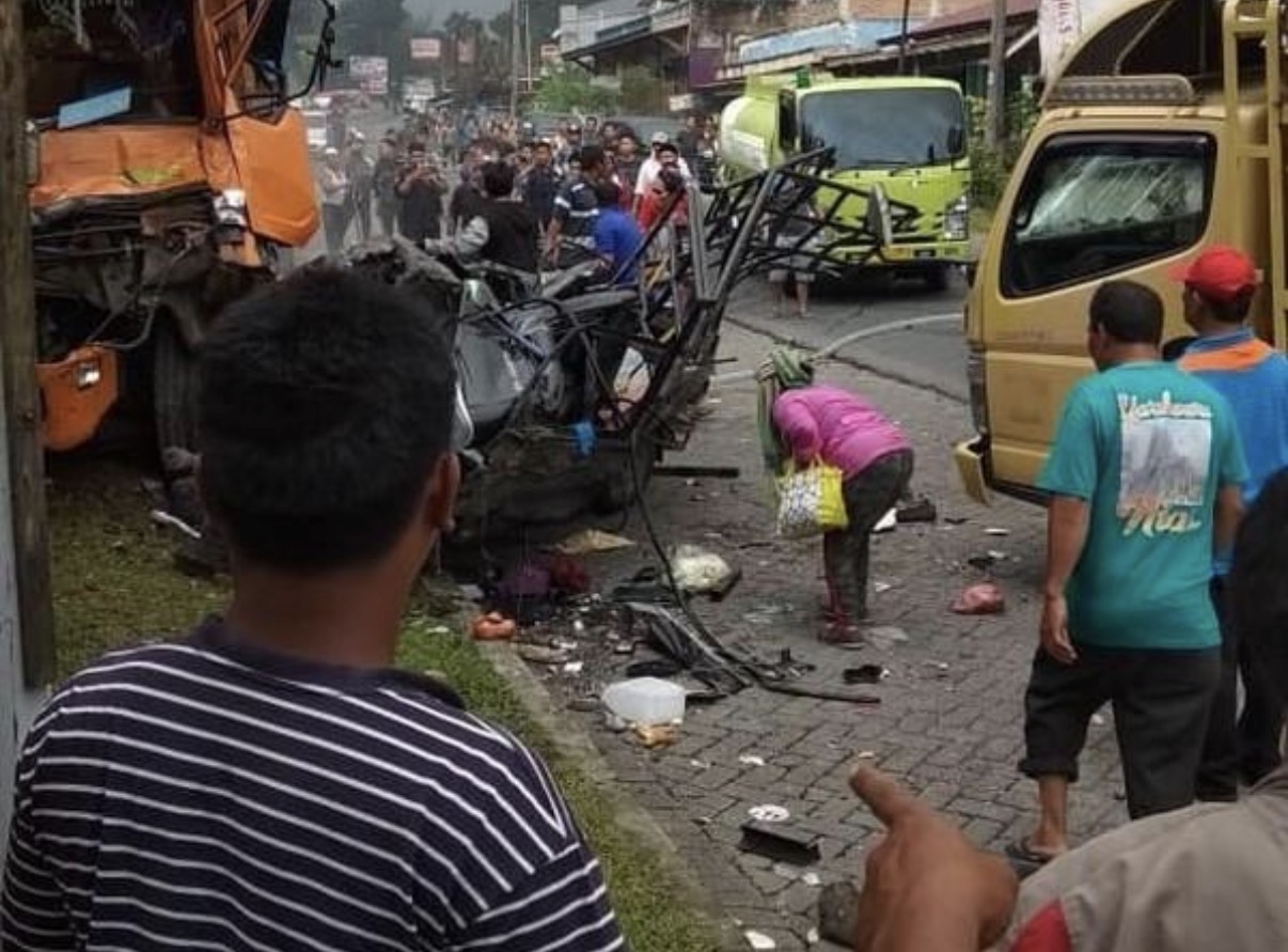 Lokasi berada di sekitar Green Hill/Hillpark Sibolangit, jalur utama Medan–Berastagi yang dikenal memiliki turunan dan tikungan tajam. Dok : Istimewa